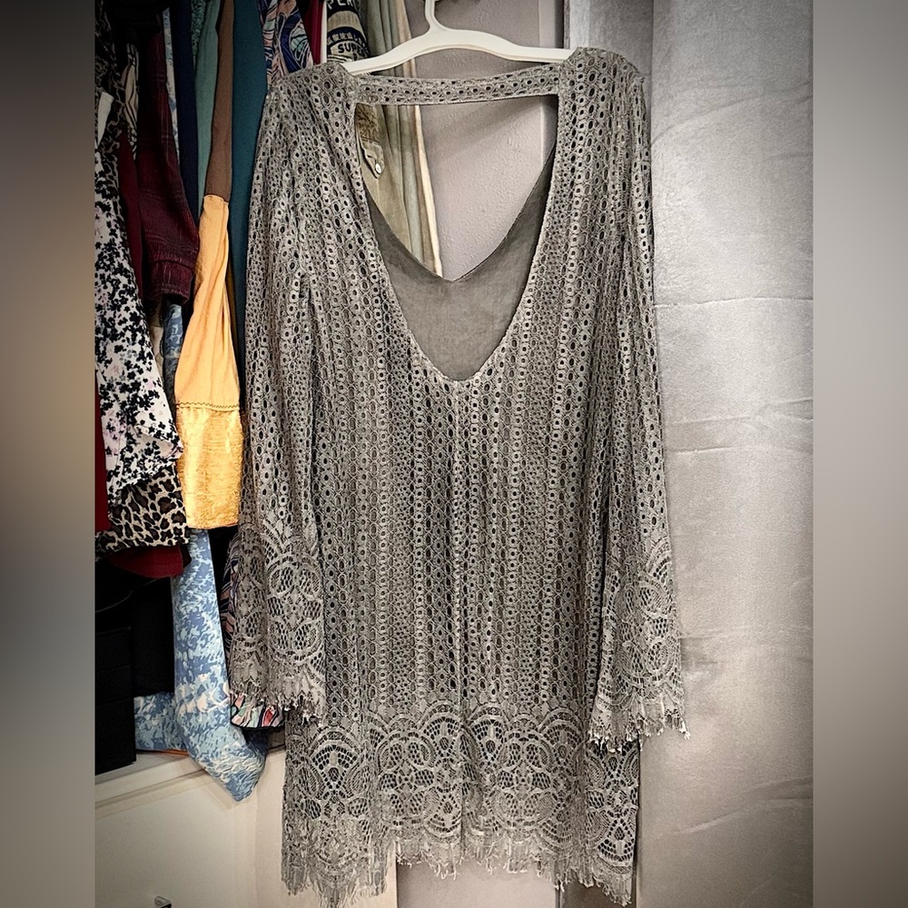 Elegant Lace V-Neck Mini Dress in Gray
